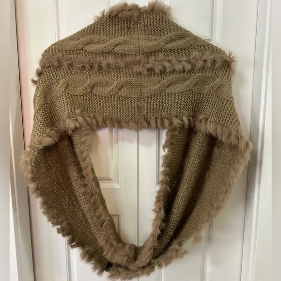 Rudsak Authentic Rabbit Fur & Knit Infinity Scarf - Picture 4 of 6